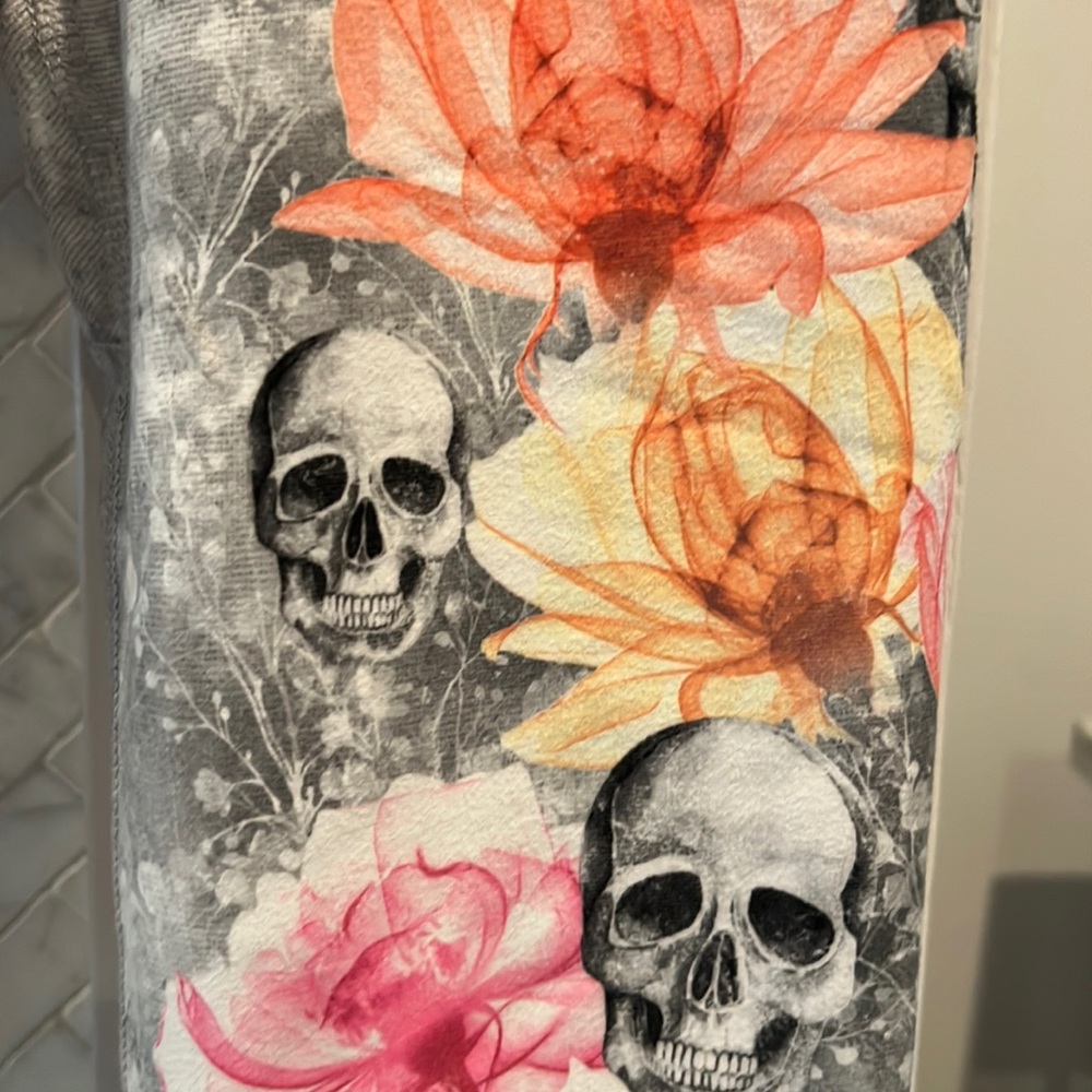 Evolution and creation skull and floral print capri yoga leggings